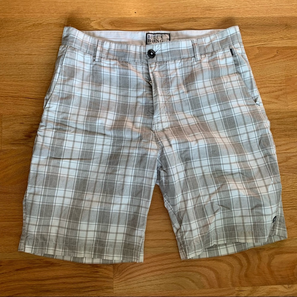 Billabong plaid men’s shorts. Size 34
